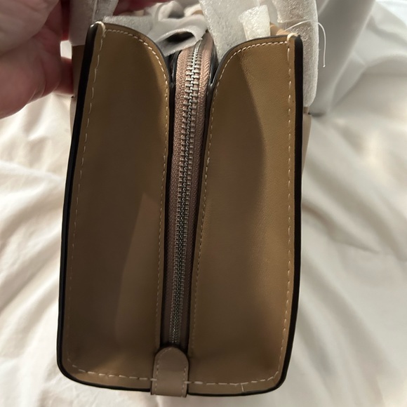 Coach light taupe Cashin 22 factory wrapped - Picture 3 of 6